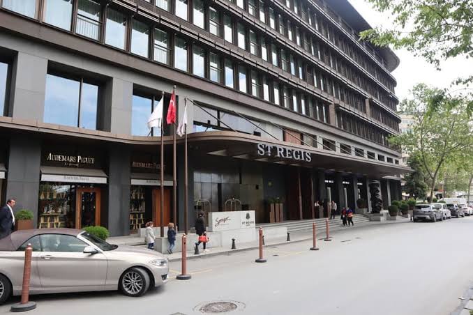 The St. Regis Istanbul Havalimanı Transferi
